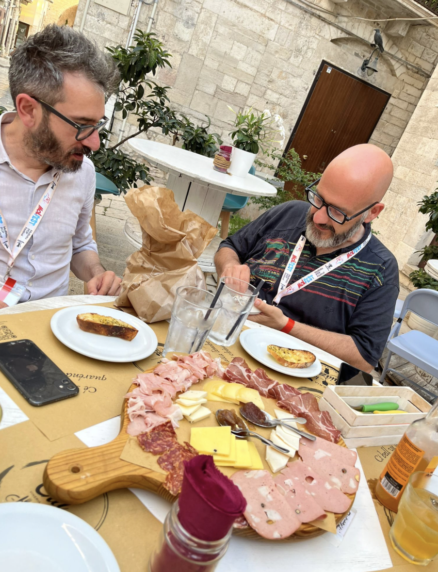 Aperitivo della redazione di Comics&Science a Molfetta, con Andrea Scoppetta e Diego Cajelli