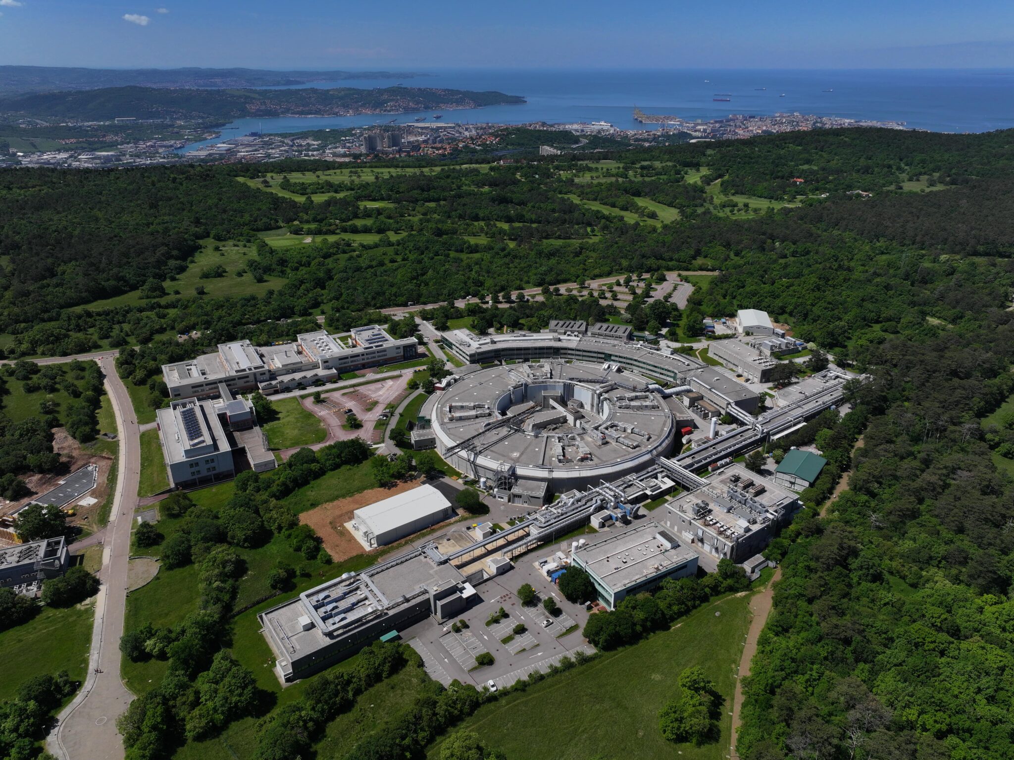 Veduta dall'alto di Elettra Sincrotrone